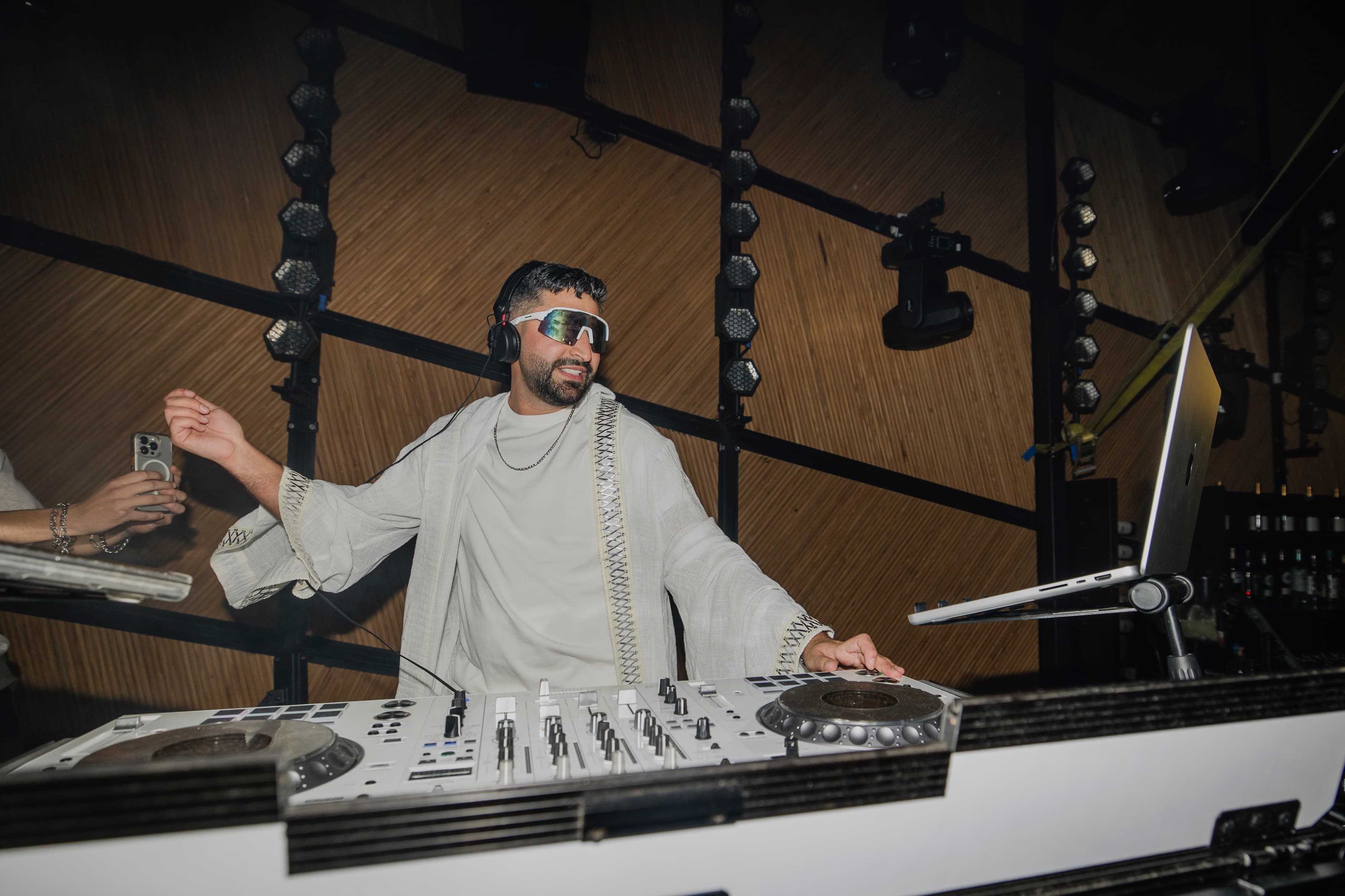 DJ Kfir Melamed לוגו
